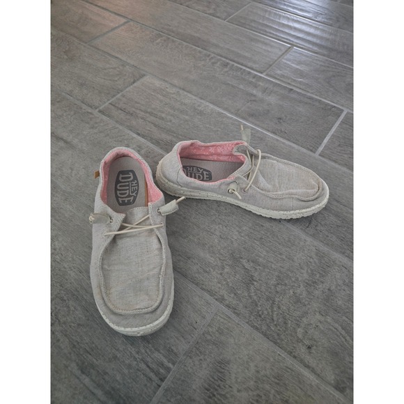 Hey Dude Shoes - Hey Dude Womens Wendy Chambray White Nut Slip On Loafers Size 7 Casual Tan Beige